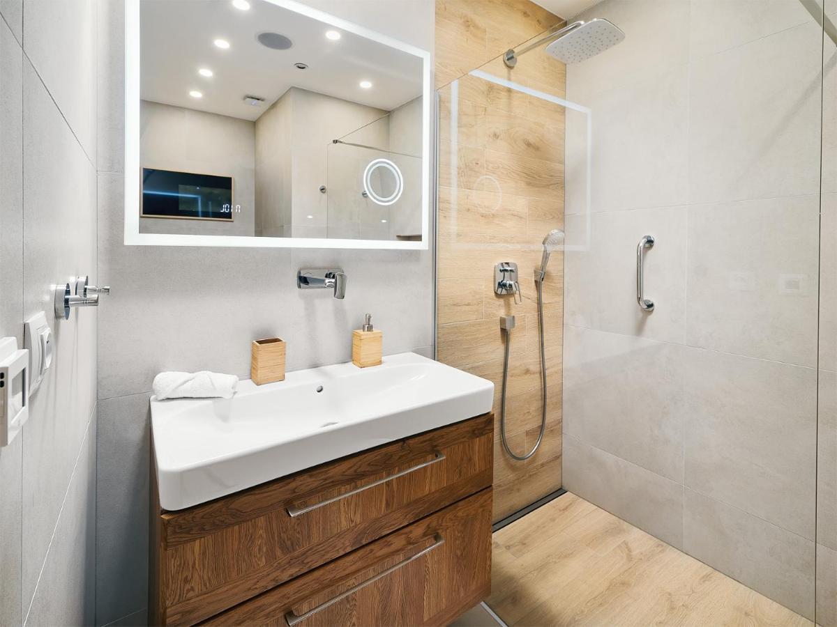 Imperial Apartment *